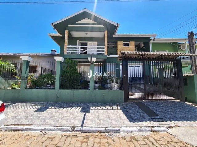 Casa com 4 dormitórios
