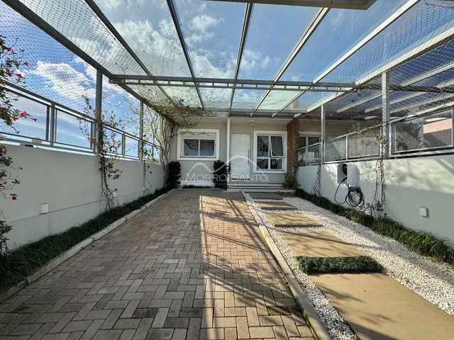 Casa geminada com 3 dormitórios