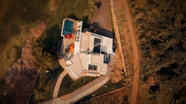 Vista aérea de uma residência com área externa em Lajeado, Brasil.