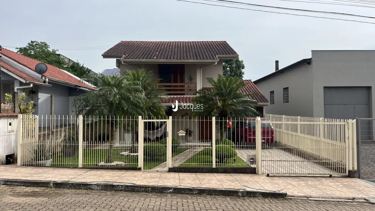 Casa com 3 dormitórios, foto 1