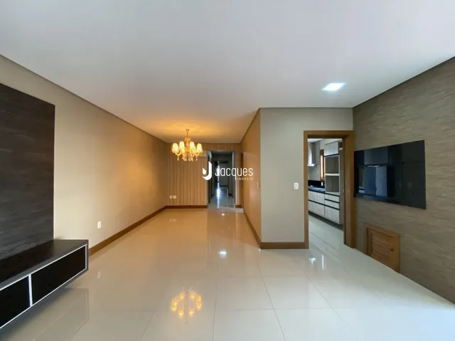 Corredor interno de uma residência em Lajeado, Brasil.