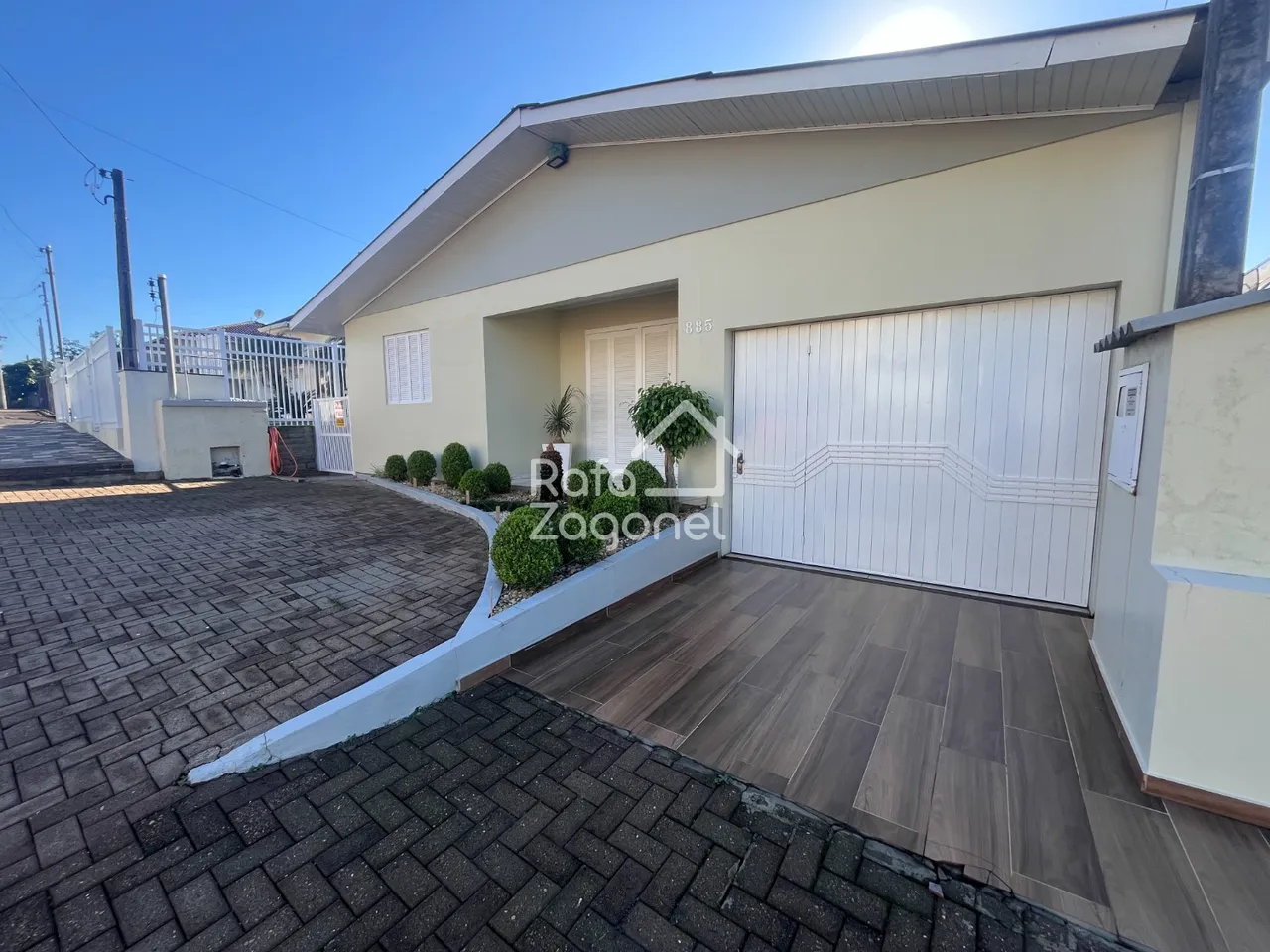 Casa com 4 dormitórios, foto 1
