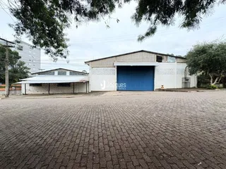 Fachada de um imóvel comercial em Lajeado, Brasil.