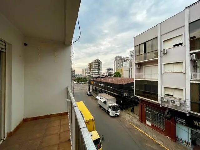Vista da fachada de um imóvel em Lajeado, Brasil, mostrando uma área externa e uma rua.