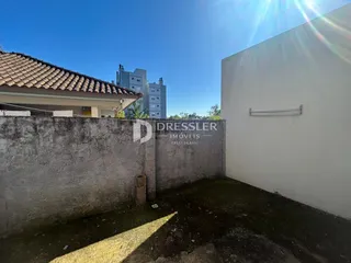 Vista externa de um muro de propriedade em Lajeado, Brasil.