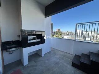 Vista da varanda com vista para a cidade.