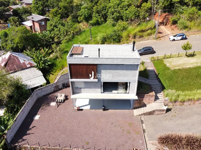Vista aérea da fachada de uma casa em Lajeado, Brasil.