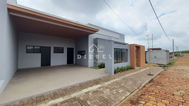 Casa geminada com 2 dormitórios
