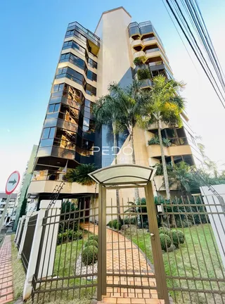 Foto da fachada de um prédio residencial em Lajeado, Brasil.