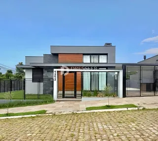 A fachada moderna de uma casa em Lajeado, Brasil.