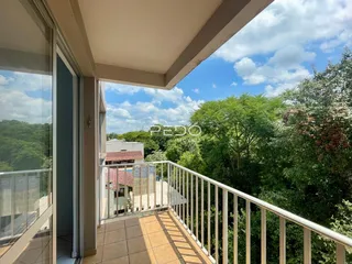 Vista da varanda de um imóvel em Lajeado, Brasil, com paisagem verde.