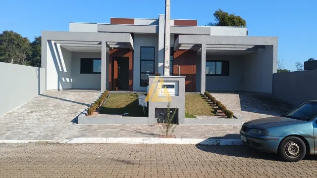 Casa geminada com 3 dormitórios