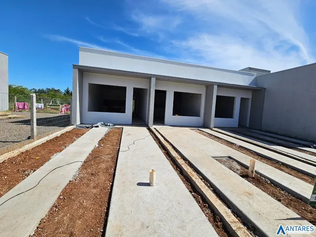Casa geminada com 2 dormitórios