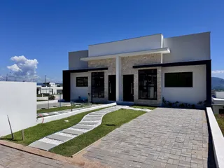 Casa geminada com 2 dormitórios, foto 1