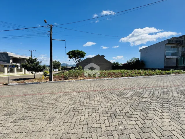 Vista da rua e dos imóveis em Lajeado, Brasil.