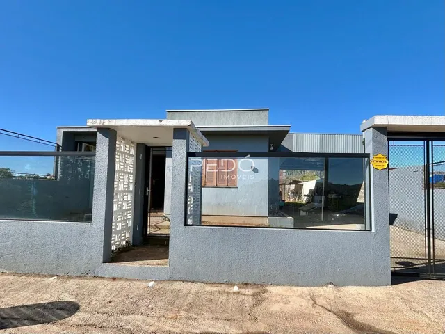 Fachada de uma casa moderna em Lajeado, Brasil.