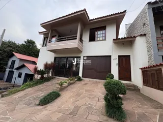 Casa com 4 dormitórios, foto 1