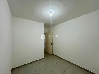 Corredor interno de uma residência em Lajeado, Brasil.