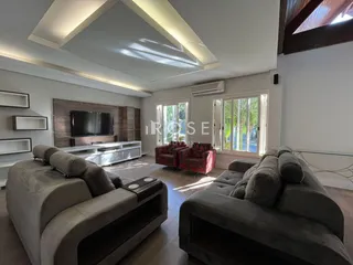 Casa com 4 dormitórios, foto 1