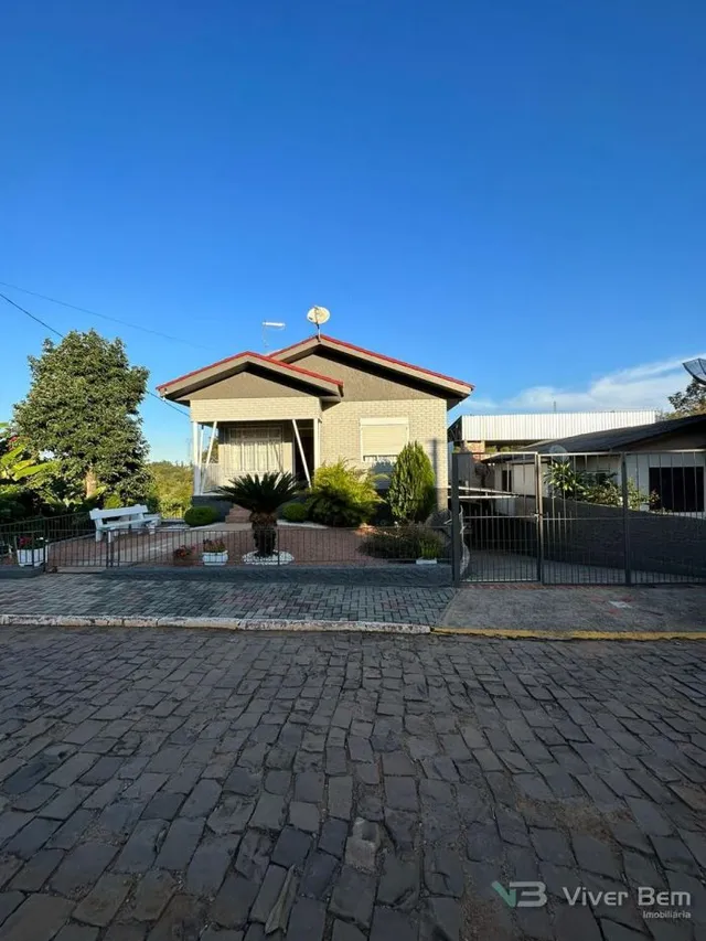 Casa com 4 dormitórios