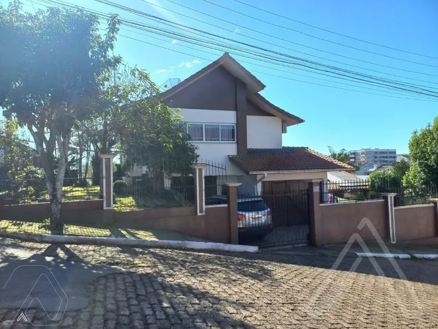 Casa com 4 dormitórios