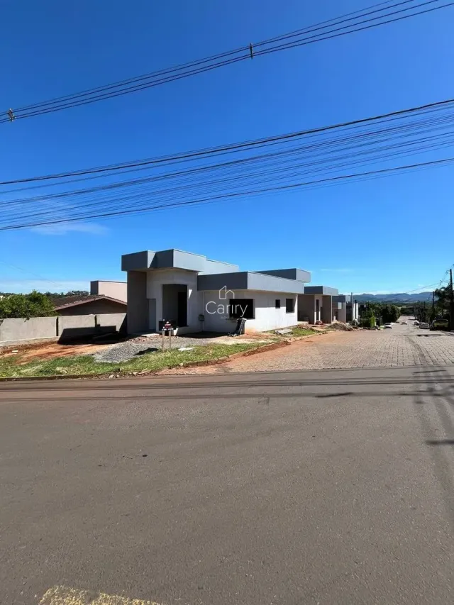 Casa geminada com 2 dormitórios