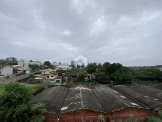 Vista aérea do telhado de uma edificação em Lajeado, Brasil.