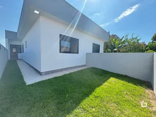 Fachada de uma casa moderna em Lajeado, Brasil.
