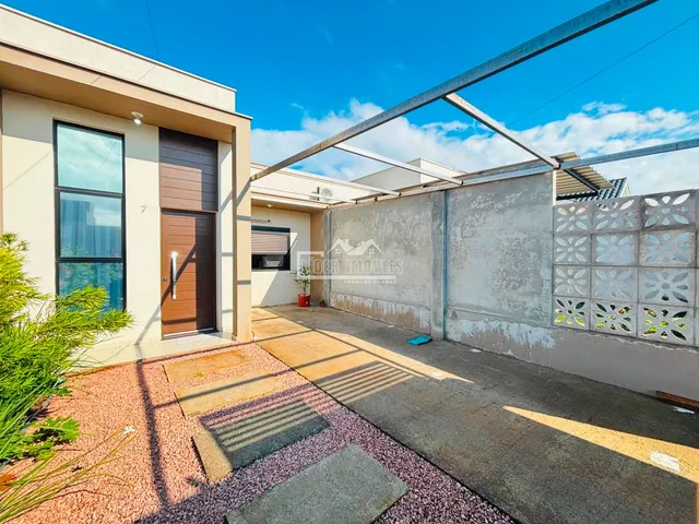 Casa geminada com 2 dormitórios