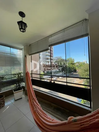 Vista da janela de uma sala de estar em Lajeado, Brasil.