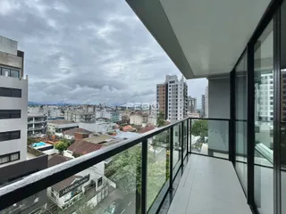 Vista da varanda de um imóvel em Lajeado, Brasil, com vista para a paisagem urbana.