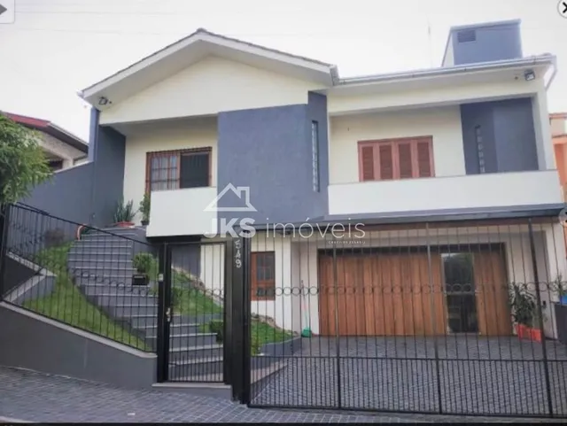 Casa com 4 dormitórios