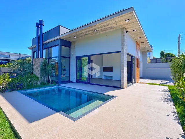 Casa com 3 dormitórios