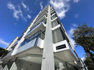 Fachada moderna de um edifício residencial em Lajeado, Brasil.