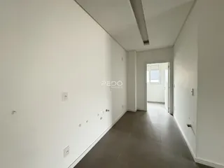 Corredor interno de uma residência em Lajeado, Brasil.