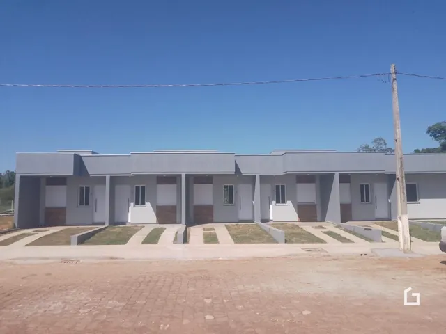 Fachada de casas modernas em Lajeado, Brasil.
