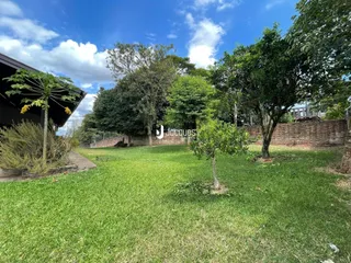 Vista do jardim e da propriedade em Lajeado.