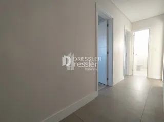 Corredor interno de uma residência em Lajeado, Brasil.