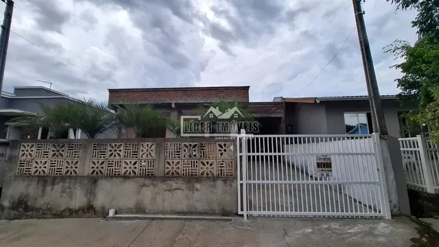 Casa com 2 dormitórios