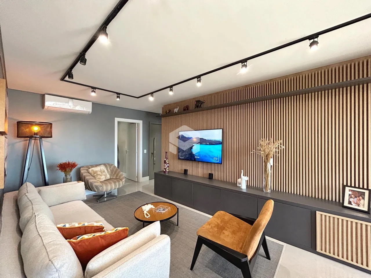 Apartamento com 2 dormitórios, foto 1