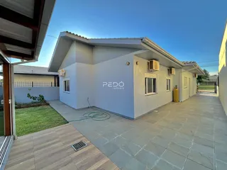 Foto da fachada de uma residência em Lajeado, Brasil.