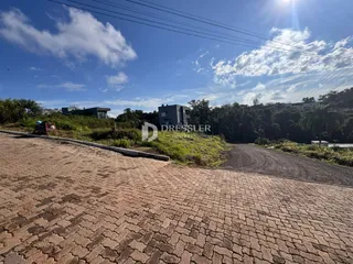 Vista da estrada e da paisagem ao redor de uma propriedade em Lajeado.