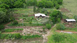Vista aérea de uma propriedade rural na região de Lajeado, Brasil.