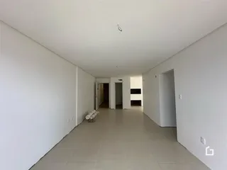 Corredor interno de uma residência em Lajeado, Brasil.