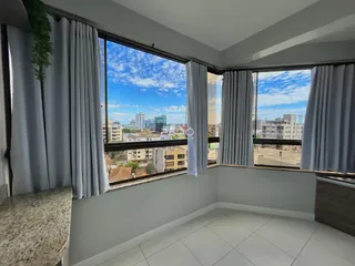 Vista da janela de um imóvel em Lajeado, Brasil, com vista para a paisagem urbana.