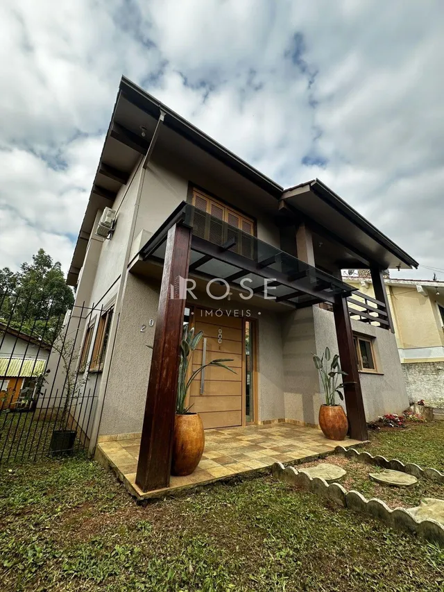 Fachada de uma casa moderna em Lajeado, Brasil.