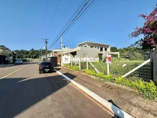 Fachada de uma residência em Lajeado, Brasil, vista da rua.