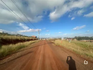 Vista de uma estrada de terra rural em Lajeado, Brasil.