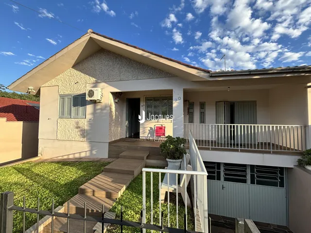 Casa com 5 dormitórios