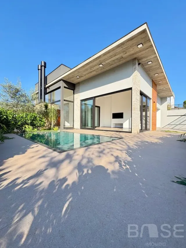 Casa com 3 dormitórios